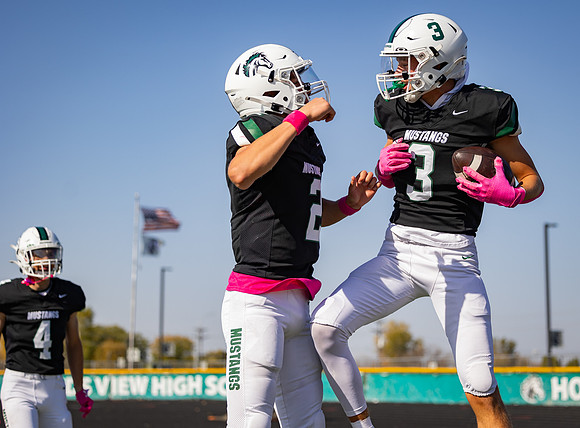 Mounds View vs STMA Varsity Football 94