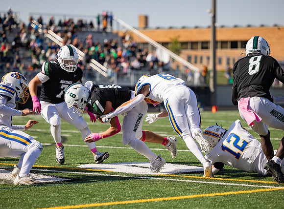 Mounds View vs STMA Varsity Football 143