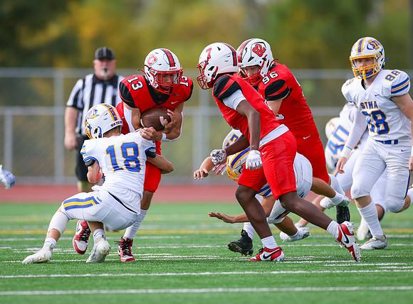 Centennial vs STMA JV Football 80