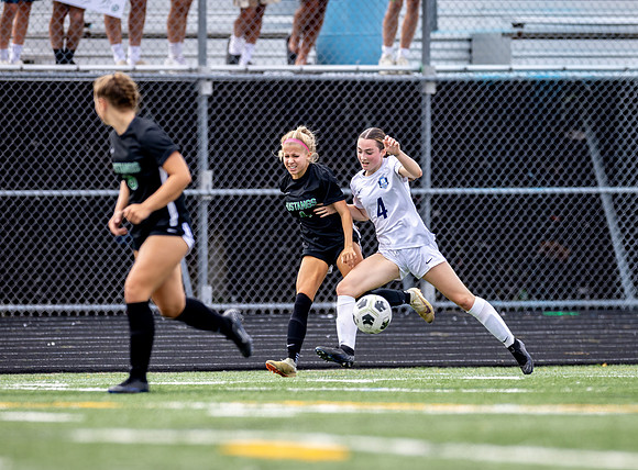 Mounds View vs Blaine Varsity Soccer 230