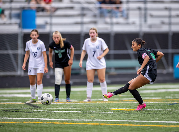 Mounds View vs Blaine Varsity Soccer 297