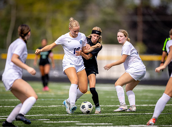 Mounds View vs Blaine Varsity Soccer 192