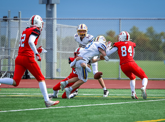 Centennial vs STMA JV Football 75