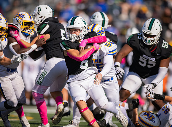 Mounds View vs STMA Varsity Football 72