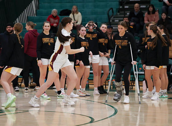 Mounds View vs Forest Lake Varsity Basketball 21