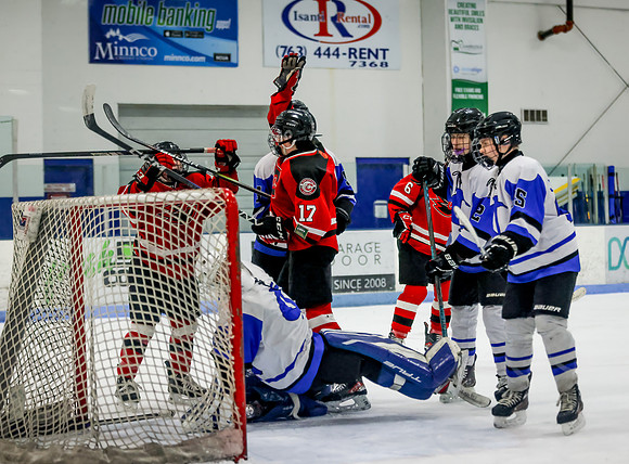 Centennial vs Cambridge Isanti Hockey 191