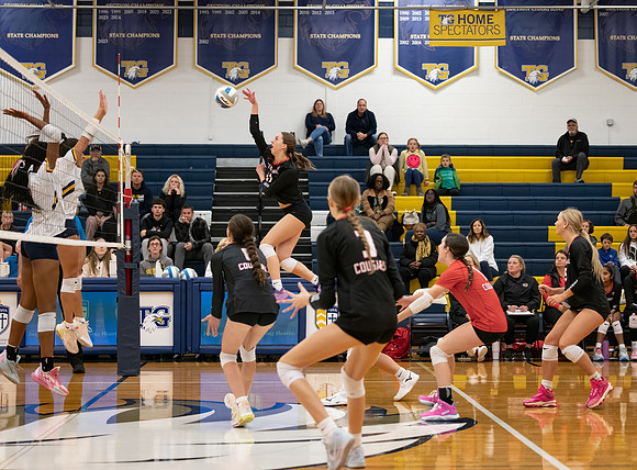 Centennial vs Totino-Grace Girls Varsity Volleyball 220