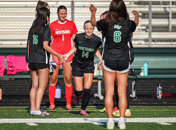 054 Mounds View vs Prior Lake Varsity Soccer
