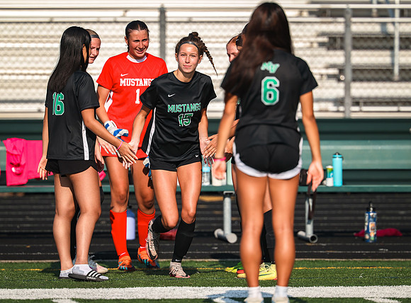 057 Mounds View vs Prior Lake Varsity Soccer