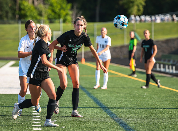 099 Mounds View vs Prior Lake Varsity Soccer
