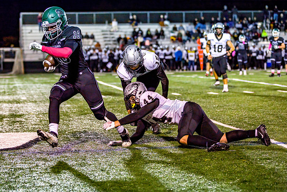 Mounds View #16 Caden Persuitti 32 yrd TD