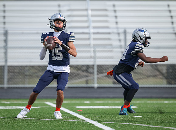 0686 Centennial vs Champlain JV Football