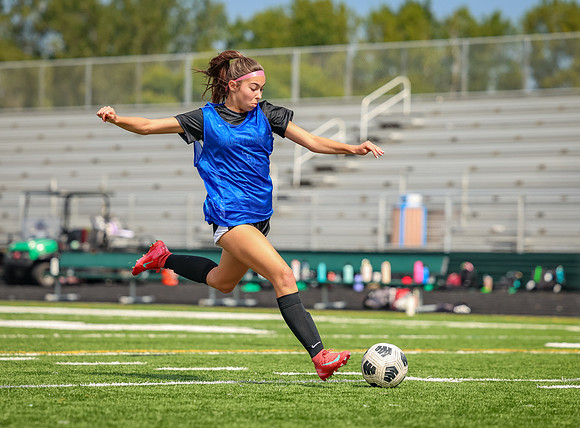 0040 Mounds View vs Centennial Varsity Soccer
