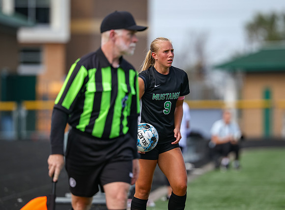 1109 Mounds View vs Centennial Varsity Soccer