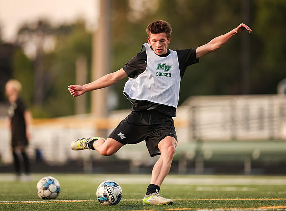 0135 Mounds View vs Roseville Varsity Soccer-Edit