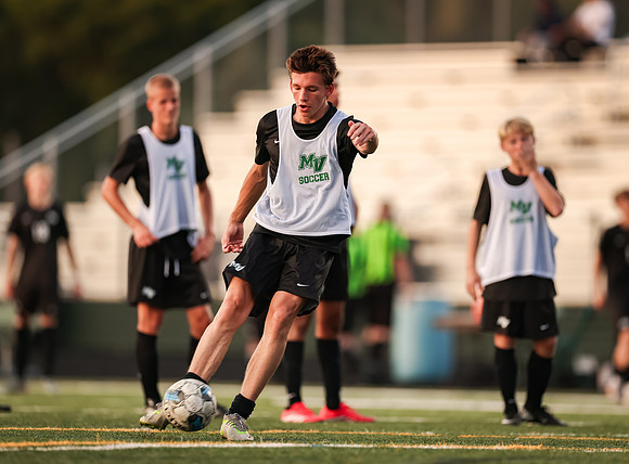 0183 Mounds View vs Roseville Varsity Soccer-Edit