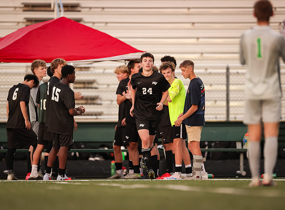 0255 Mounds View vs Roseville Varsity Soccer-Edit