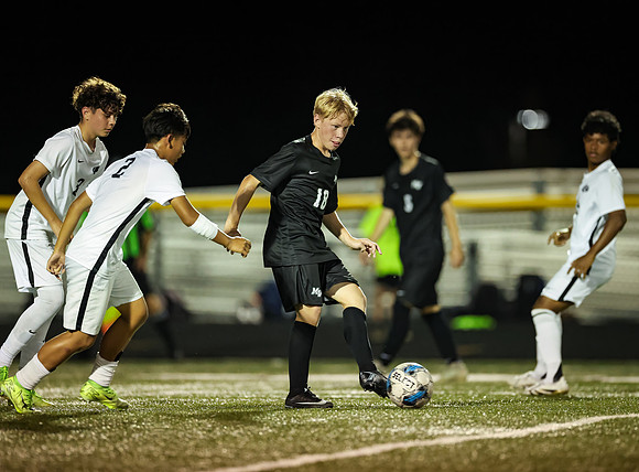 0596 Mounds View vs Roseville Varsity Soccer-Edit