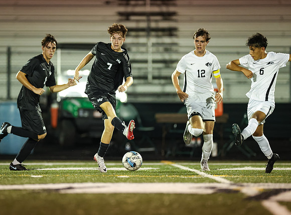 0998 Mounds View vs Roseville Varsity Soccer-Edit