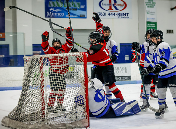 Centennial vs Cambridge Isanti Hockey 193