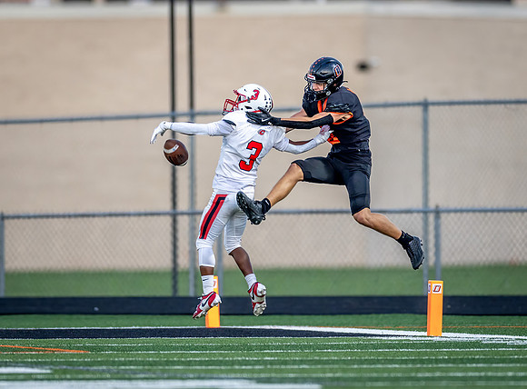 Centennial vs Osseo Varisty Football 86