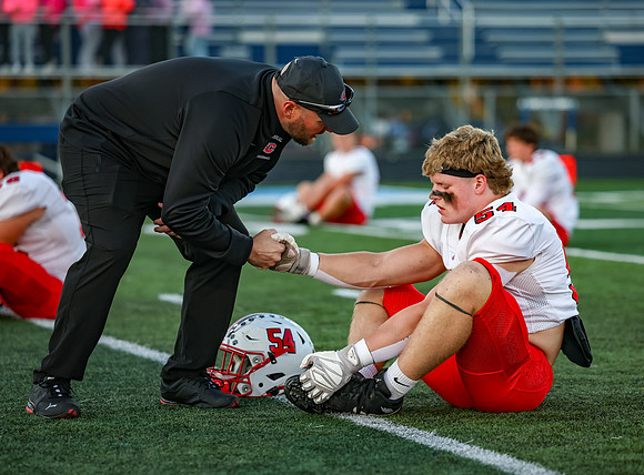 0052 Centennial vs Blaine Varsity Football