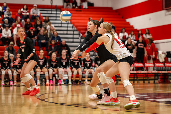 0090 Centennial vs Coon Rapids Varsity Volleyball