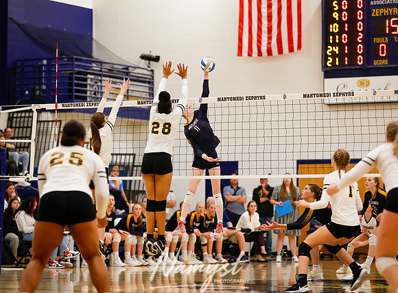Mahtomedi vs Como Volleyball 1090