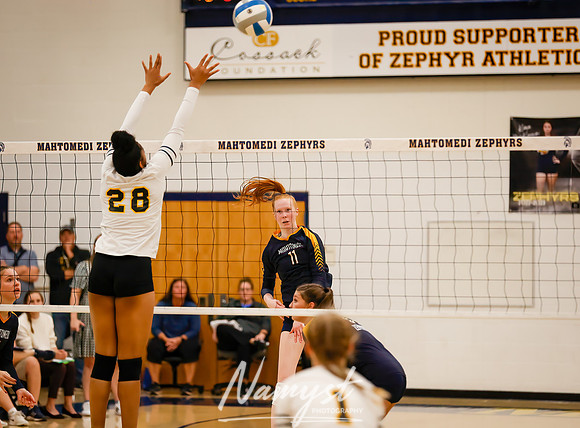 Mahtomedi vs Como Volleyball 1101