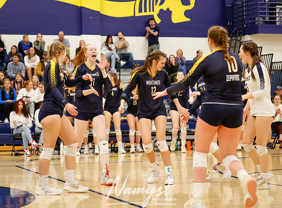 Mahtomedi vs Como Volleyball 1105