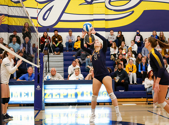 Mahtomedi vs Como Volleyball 1108