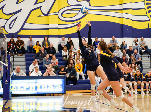 Mahtomedi vs Como Volleyball 1107