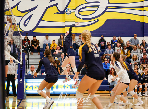 Mahtomedi vs Como Volleyball 1115