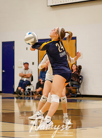 Mahtomedi vs Como Volleyball 1125