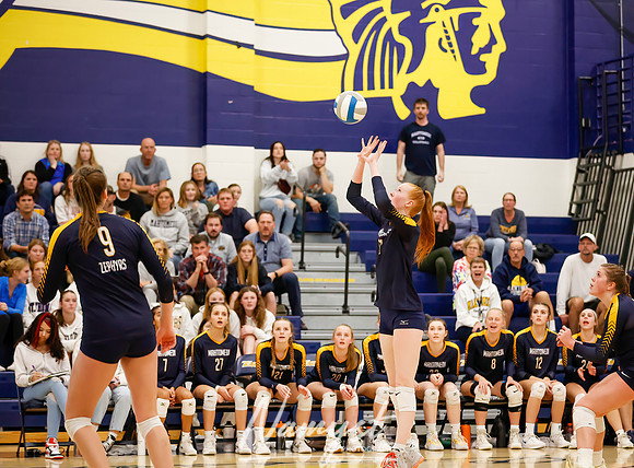 Mahtomedi vs Como Volleyball 1135