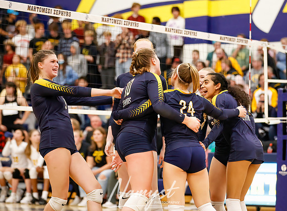 Mahtomedi vs Como Volleyball 1140