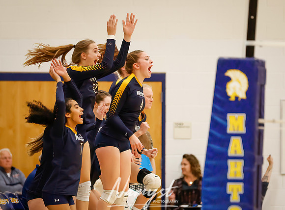 Mahtomedi vs Como Volleyball 1170