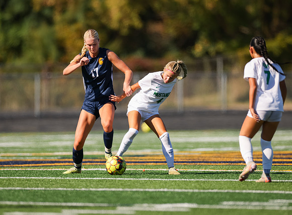 Mounds View vs Mahtomedi Girls Varisty Soccer 98