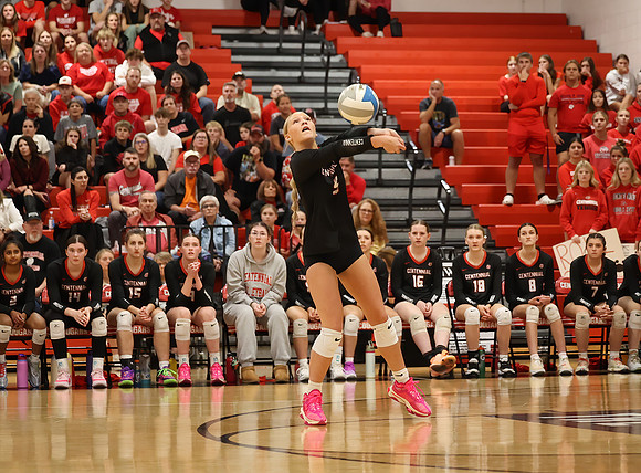 Centennial vs Blaine Girls Varsity Volleyball 60