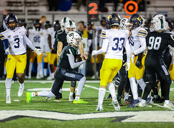 Mounds View vs Prior Lake Varsity Football 226