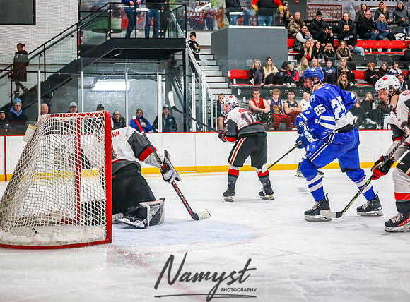 Centennial vs Rogers Varsity Hockey_1055
