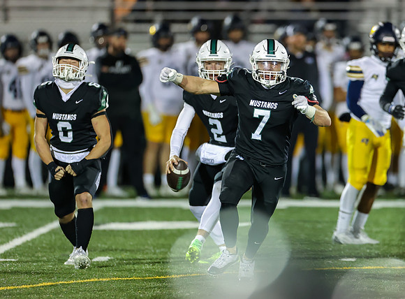 Mounds View vs Prior Lake Varsity Football 230