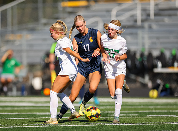 Mounds View vs Mahtomedi Girls Varisty Soccer 86