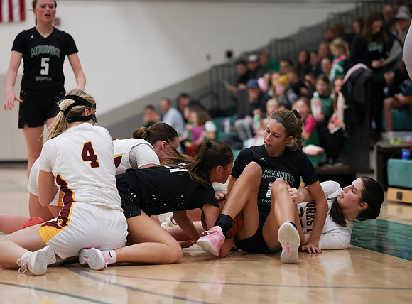 Mounds View vs Forest Lake Varsity Basketball 98
