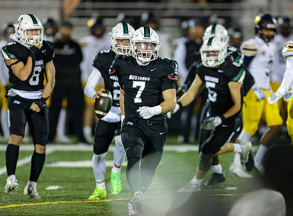 Mounds View vs Prior Lake Varsity Football 231