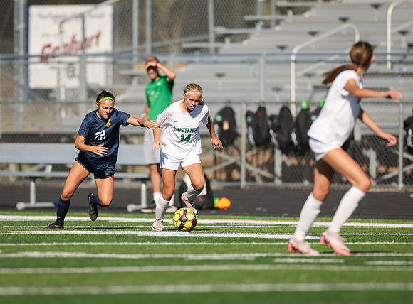 Mounds View vs Mahtomedi Girls Varisty Soccer 237