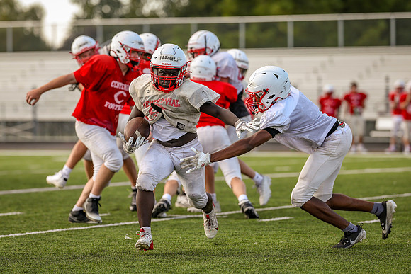 0106 Centennial Football