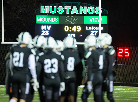 Mounds View vs Prior Lake Varsity Football 211