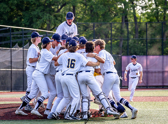 Mahtomedi vs Hill-Murray Baseball 96