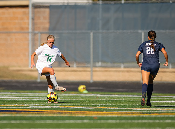 Mounds View vs Mahtomedi Girls Varisty Soccer 211